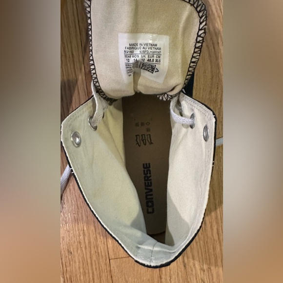 Converse Chuck Taylor Men’s All Star Canvas Black/White High-Top Sneakers(12) - Picture 4 of 11